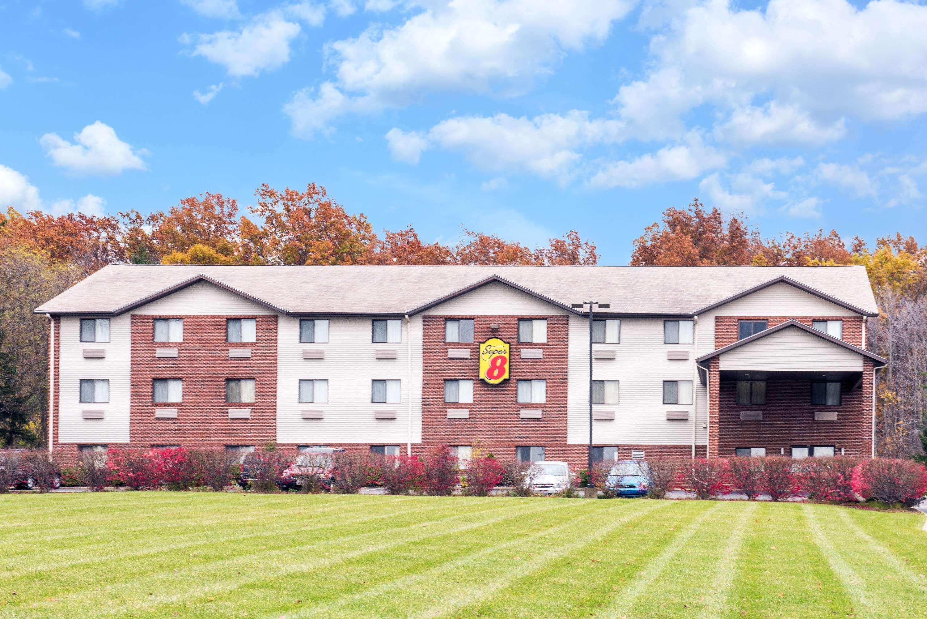 Super 8 By Wyndham Richfield Cleveland Hotel Exterior foto